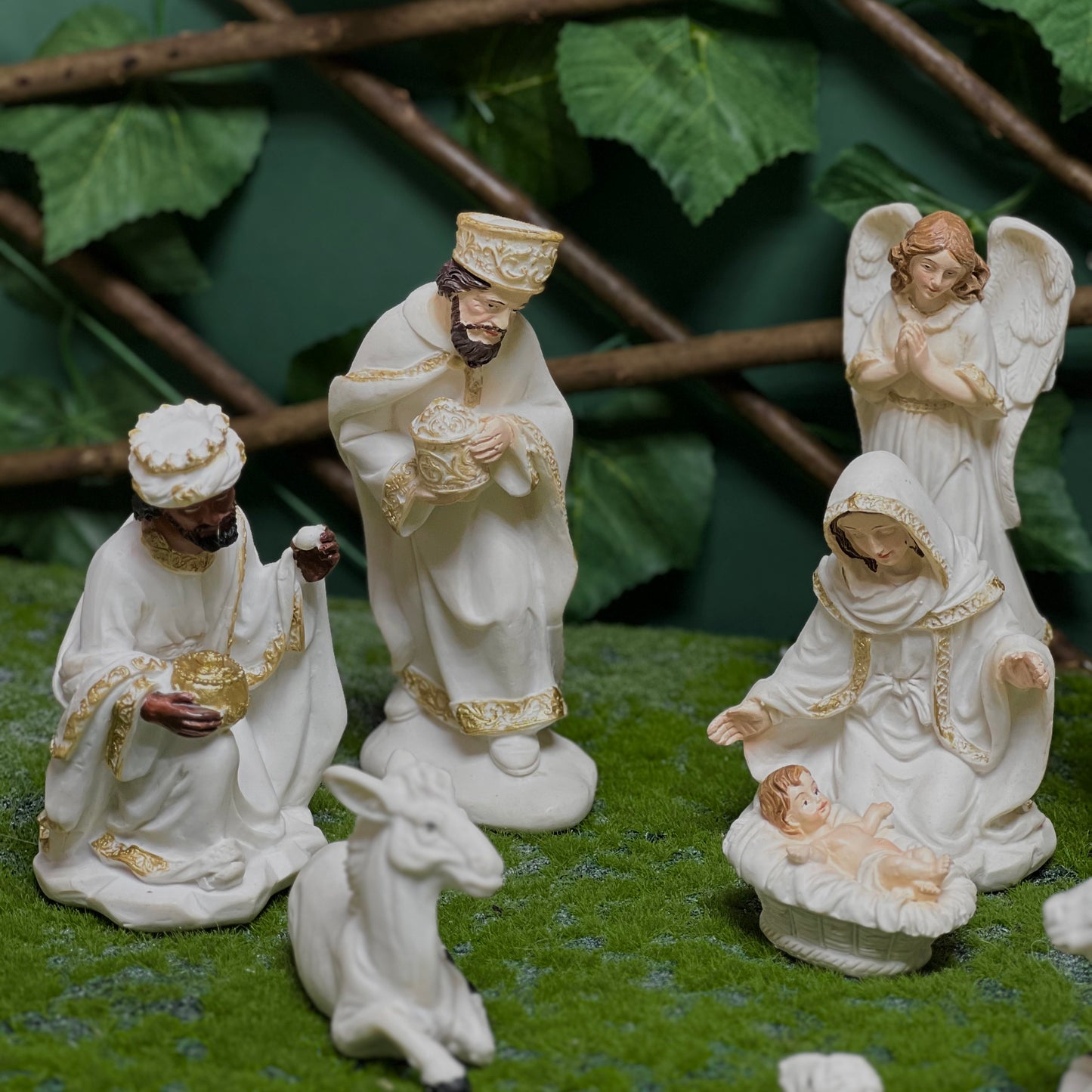 Classic 15 cm Painted Resin Nativity Figurine Set – Holy Family