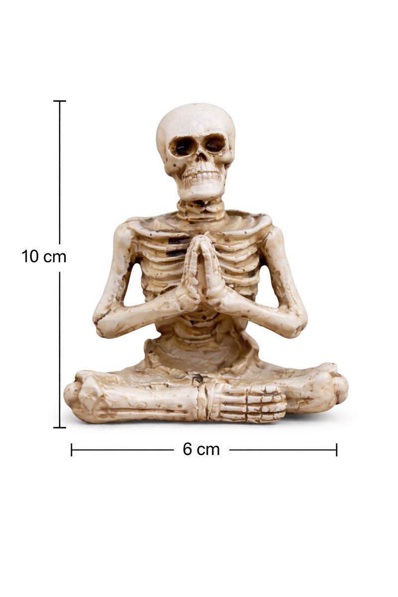 Meditation Skeleton Figurine Décor – Praying Pose Table Ornament (10 cm)