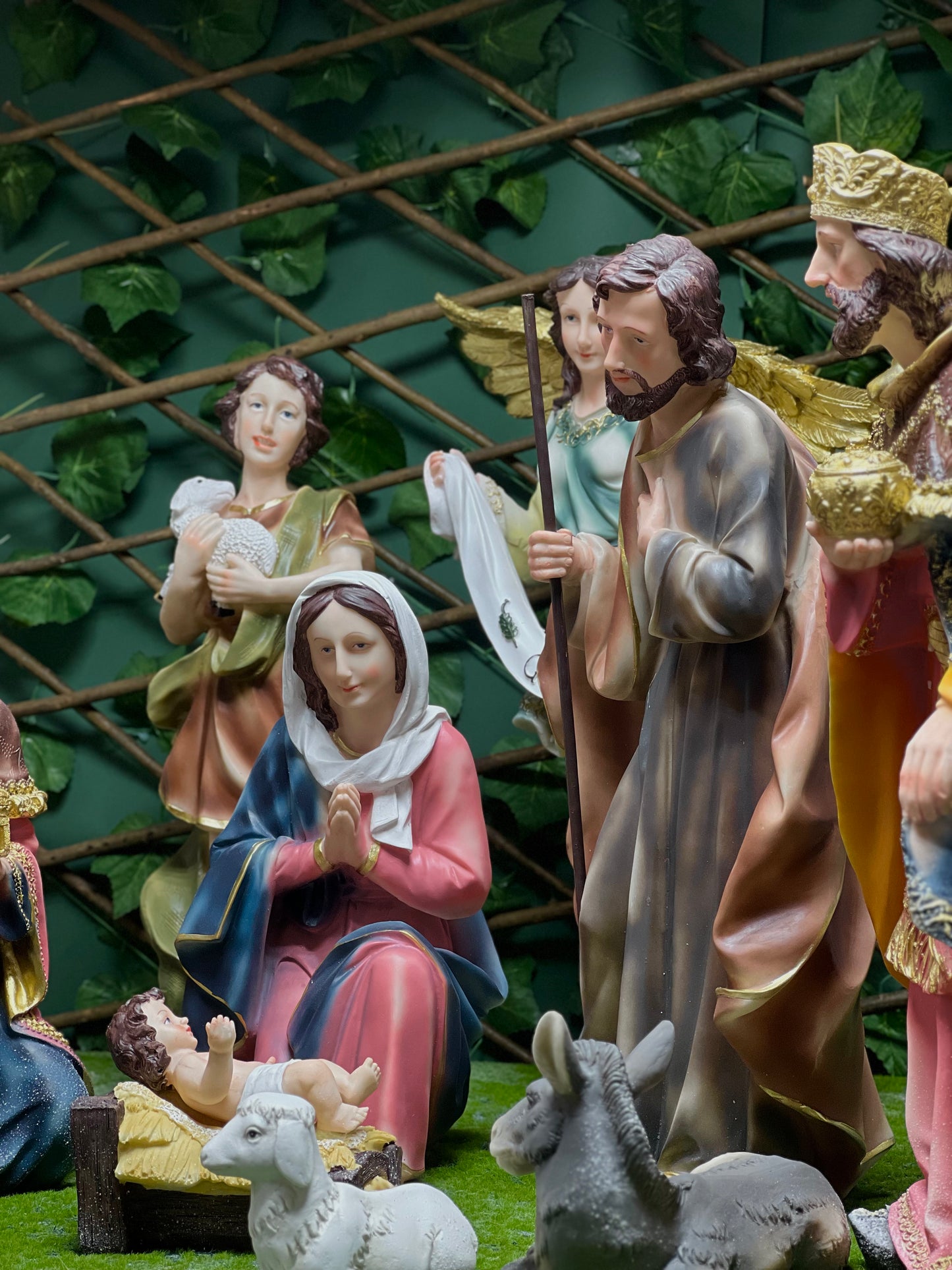 Holy Family Nativity Figurine – Hand-Crafted Christmas Decoration50 cm