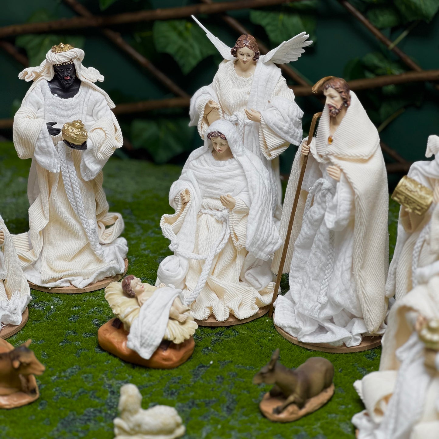 30 cm White Holy Family Nativity Set with Cloth – Premium Christmas Figurines