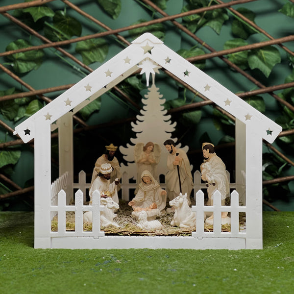 40 cm Plastic Crib with 15 cm Painted Holy Family & Shepherd Figures