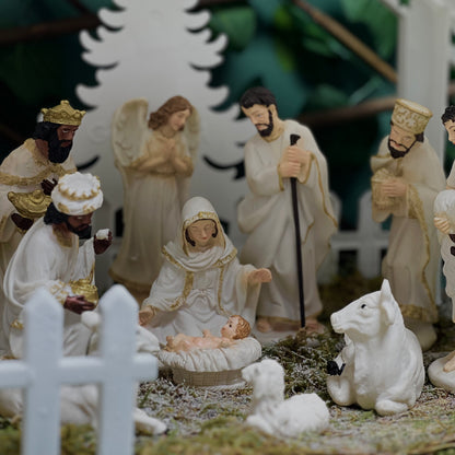 40 cm Plastic Crib with 15 cm Painted Holy Family & Shepherd Figures