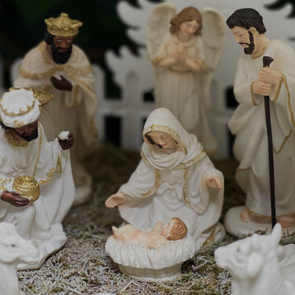 40 cm Plastic Crib with 15 cm Painted Holy Family & Shepherd Figures