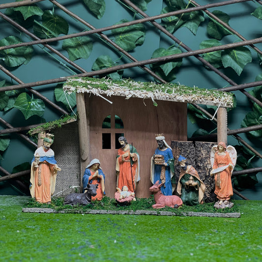 15 cm Holy Family Set with Natural Wooden Crib