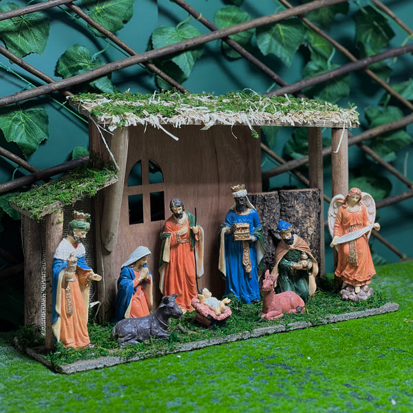 15 cm Holy Family Set with Natural Wooden Crib