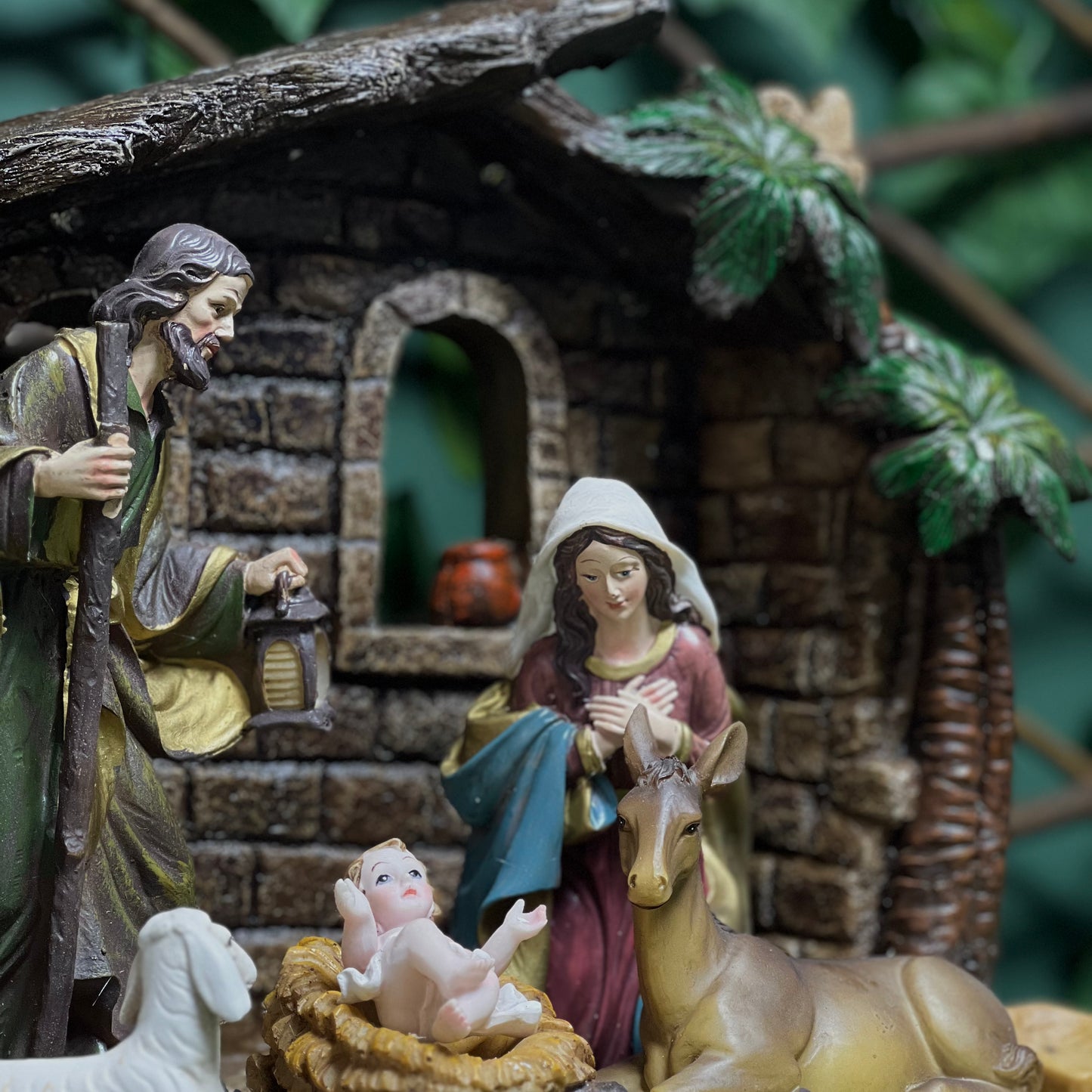 Compact Holy Family Nativity Set – Traditional Christmas Decor