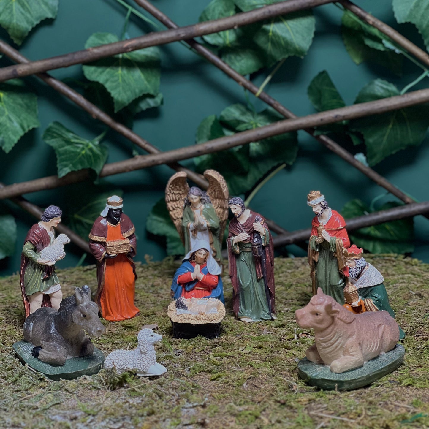 Classic Painted Resin Nativity Set - 10cm Christmas Figurines