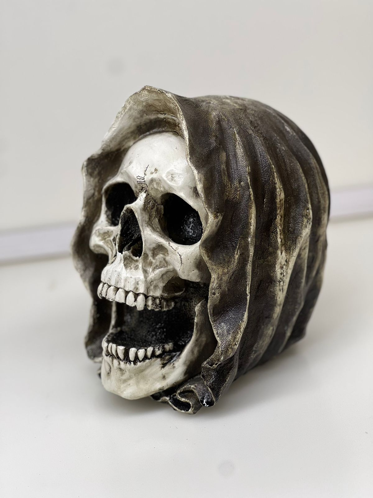 Grim Reaper Skull Decoration – 18cm Hooded Halloween Tabletop Decor